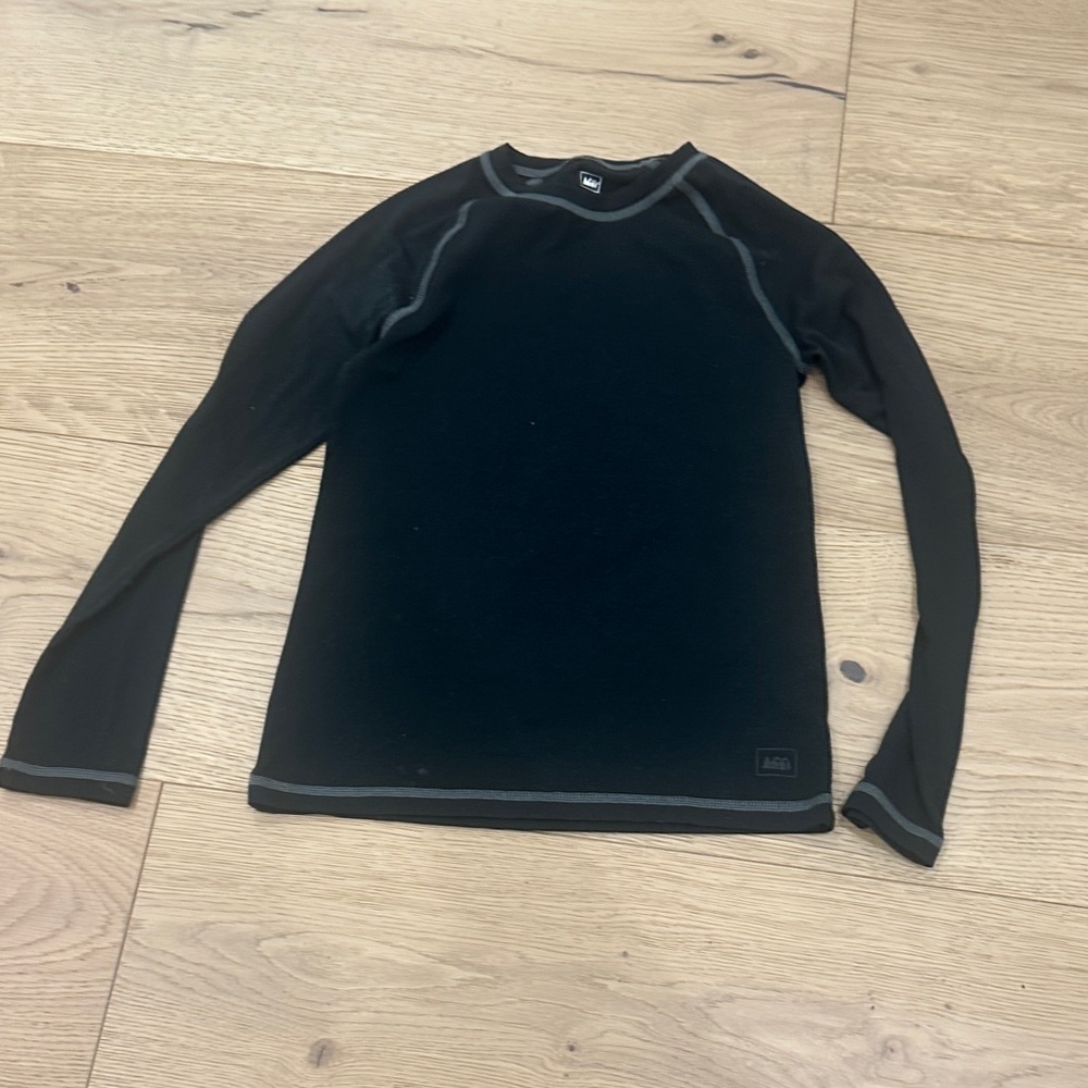 REI boys Black and Gray long sleeve base layer  10/12